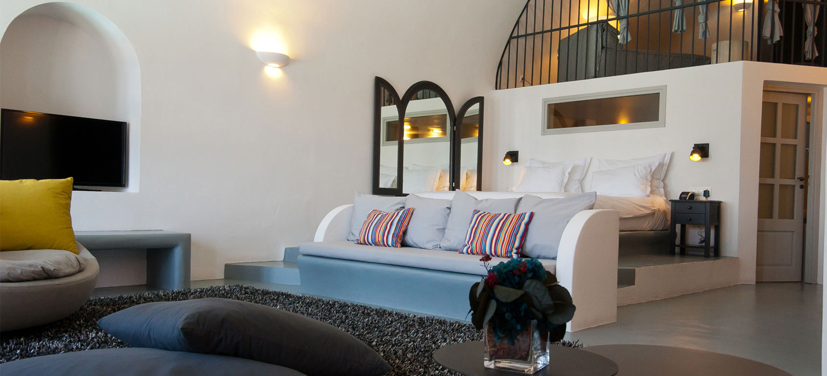 INFINITY HONEYMOON CAVE SUITE